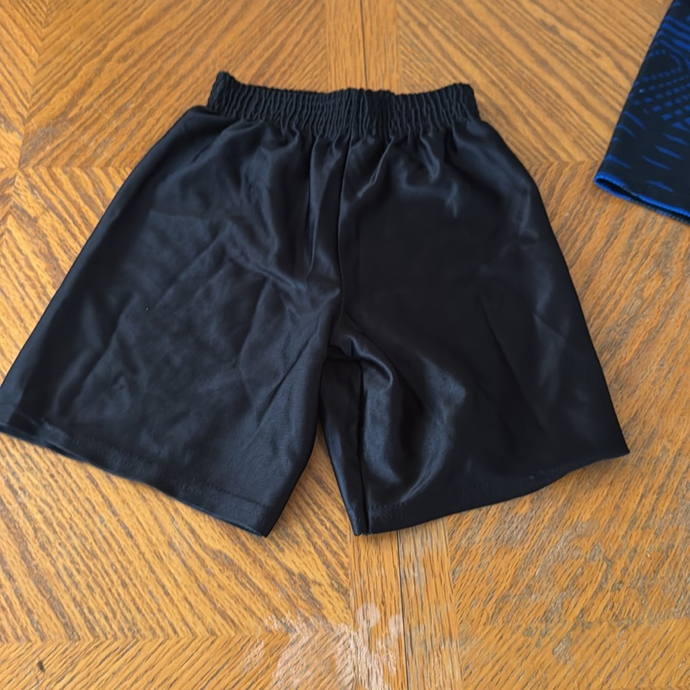 2 pair Garanimals shorts elastic waist - Picture 5 of 6